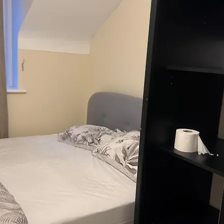 Komegloba Mega Room Manchester Exterior photo
